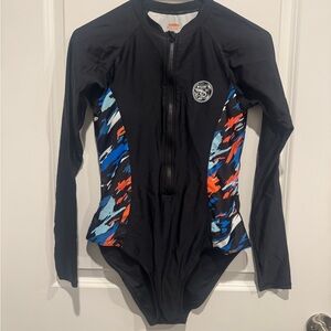 AXESEA Black and Multicolor Long Sleeve Swimsuit Women’s 10 Surf rash guard